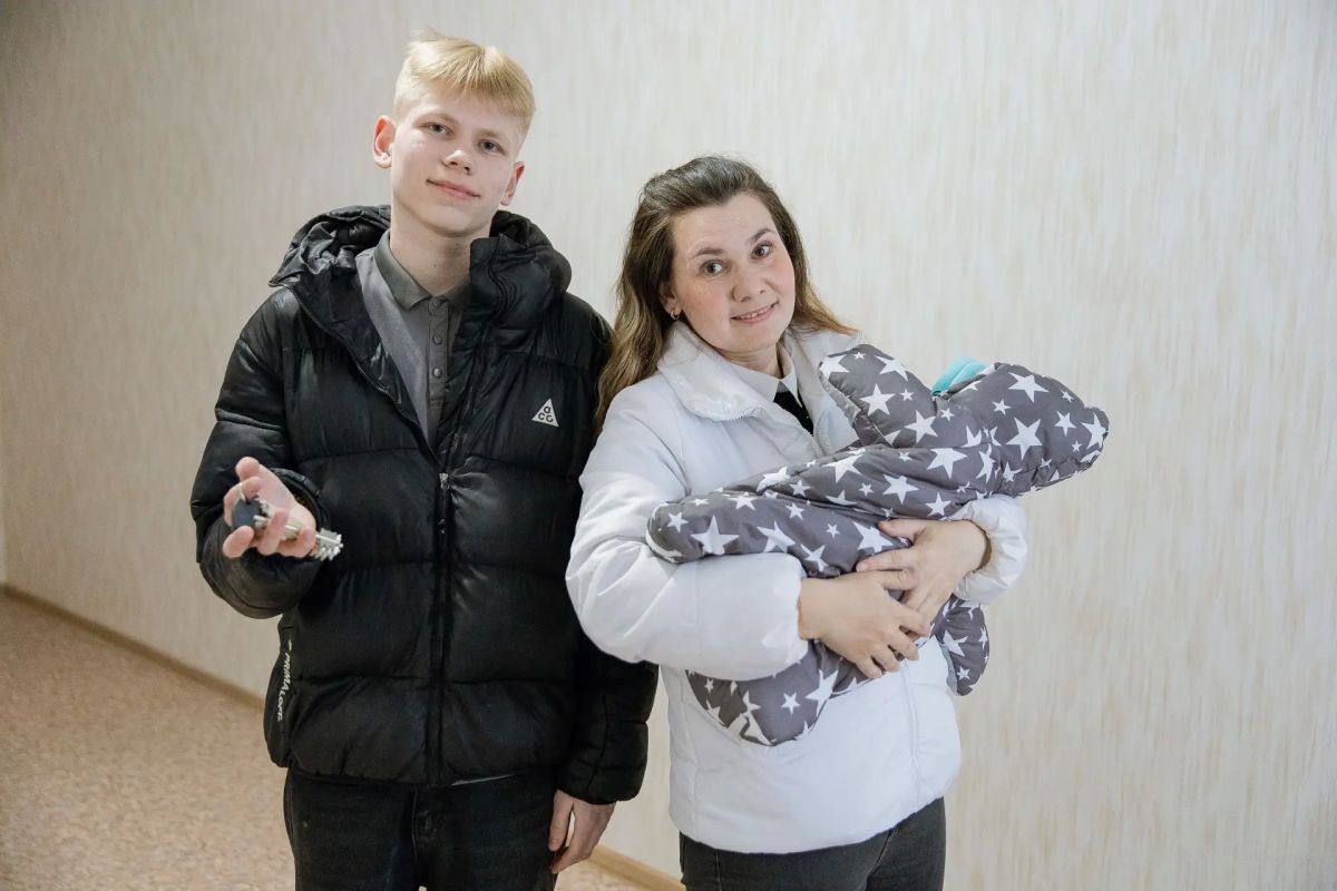 Более 408 тыс. семей переехали из аварийных домов с 2019 года Более 408 тыс. семей переехали из аварийных домов с 2019 года