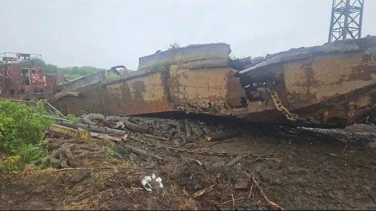 Из акватории Томаринского района удалили три судна Из акватории Томаринского района удалили три судна