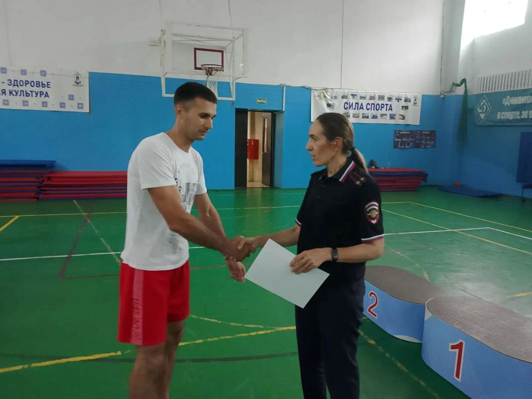 Доброго спортивного утра Вам желает сахалинская полиция! Доброго спортивного утра Вам желает сахалинская полиция!