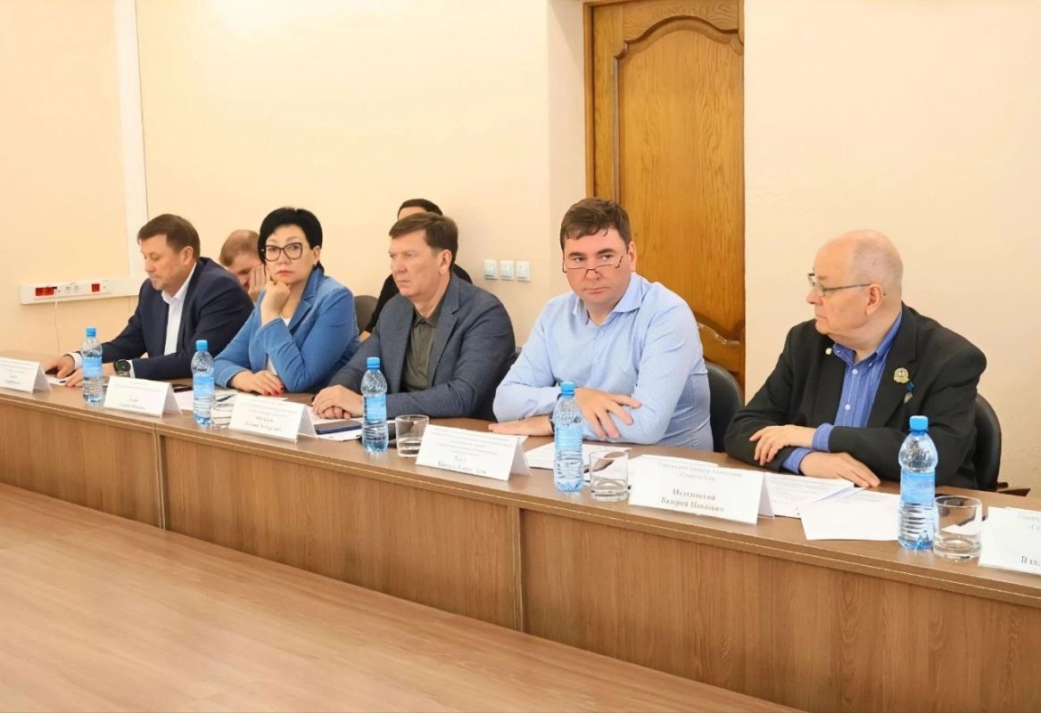 В прокуратуре Сахалинской области прошло заседание Общественного совета по защите прав предпринимателей В прокуратуре Сахалинской области прошло заседание Общественного совета по защите прав предпринимателей
