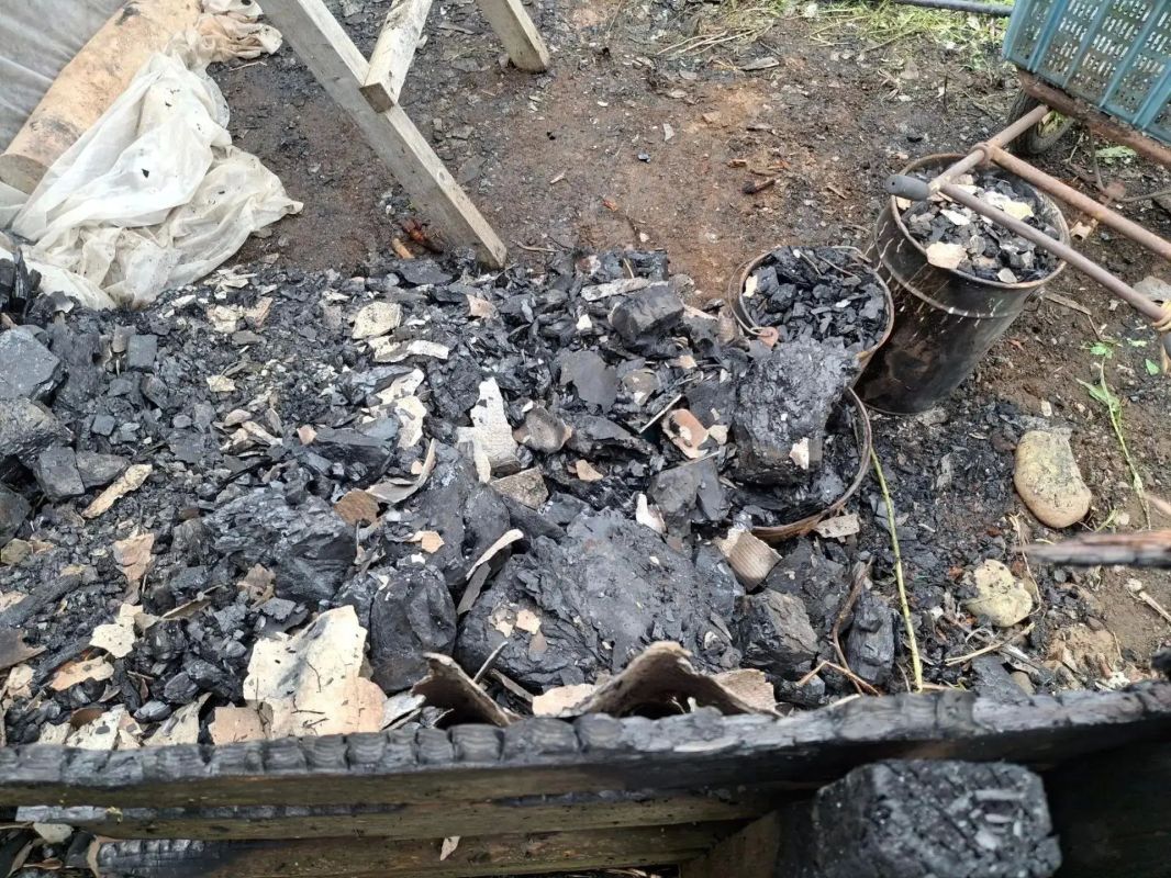 В Поронайском районе горела хозяйственная постройка В Поронайском районе горела хозяйственная постройка