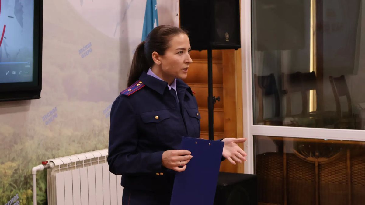 Сотрудник следственного управления провела профилактическое занятие для воспитанников лагеря «Лесное озеро» Сотрудник следственного управления провела профилактическое занятие для воспитанников лагеря «Лесное озеро»