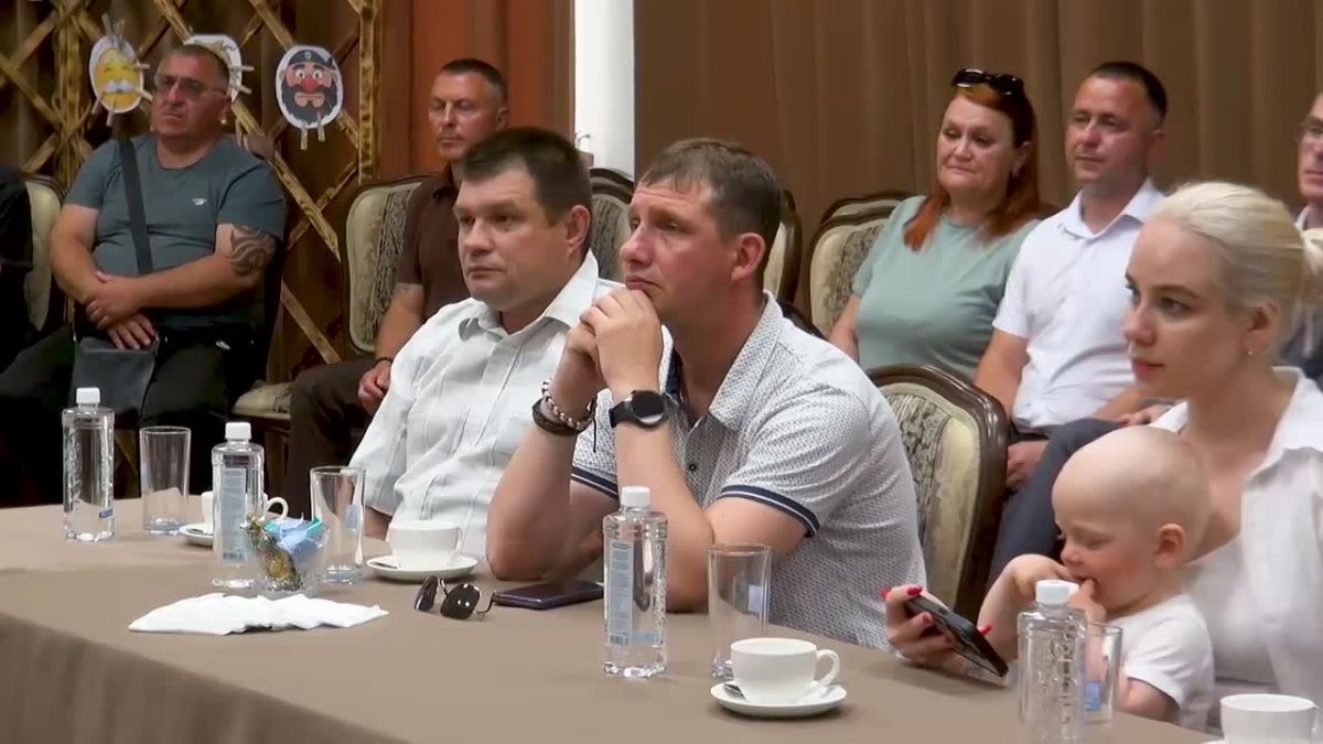 Водоснабжение, содержание дорог, вывоз мусора и другие вопросы обсудили на встрече с активистами Дальнего