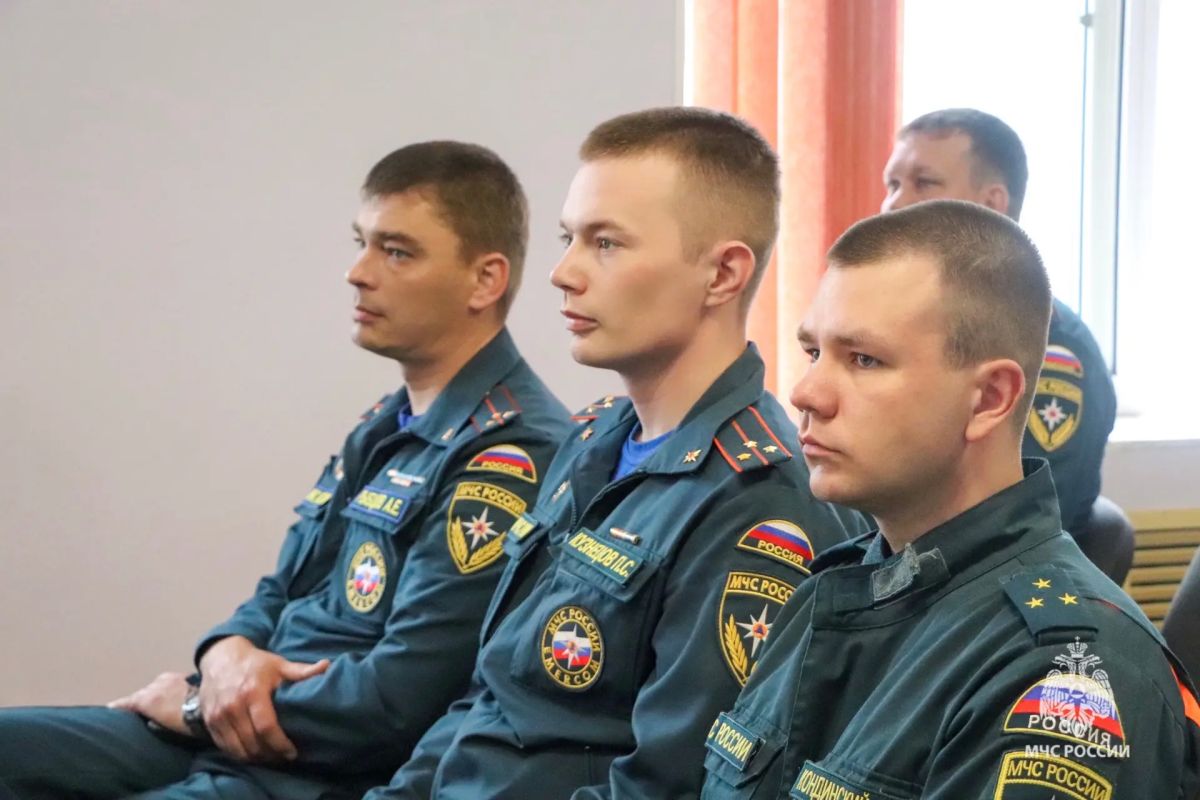 В МЧС Сахалина проведен разбор тушения крупного пожара В МЧС Сахалина проведен разбор тушения крупного пожара