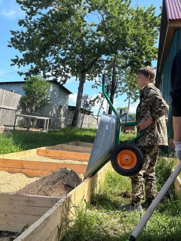 Время взрослых решений. В ОАУ «ЮгоЗападное лесное хозяйство» в этом сезоне настоящая волна молодости и энергии: к команде присоединились не только выпускники школы, но и школьники, которые решили попробовать себя в лесном... Время взрослых решений. В ОАУ «ЮгоЗападное лесное хозяйство» в этом сезоне настоящая волна молодости и энергии: к команде присоединились не только выпускники школы, но и школьники, которые решили попробовать себя в лесном...