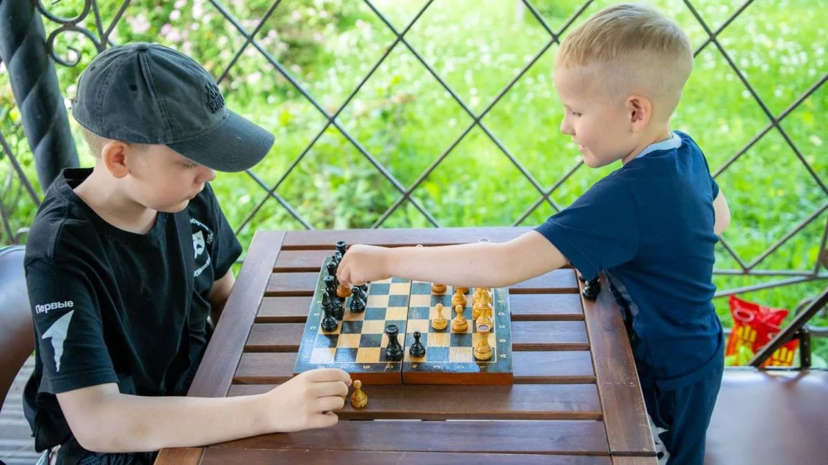«Белые начинают...»: в СахОУНБ им. Н.А. Тарасова подвели итоги шахматного турнира «Белые начинают...»: в СахОУНБ им. Н.А. Тарасова подвели итоги шахматного турнира