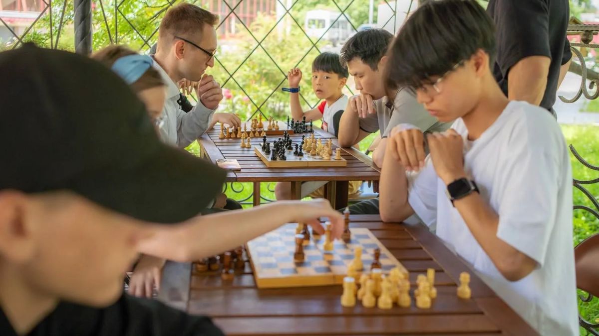 «Белые начинают...»: в СахОУНБ им. Н.А. Тарасова подвели итоги шахматного турнира «Белые начинают...»: в СахОУНБ им. Н.А. Тарасова подвели итоги шахматного турнира