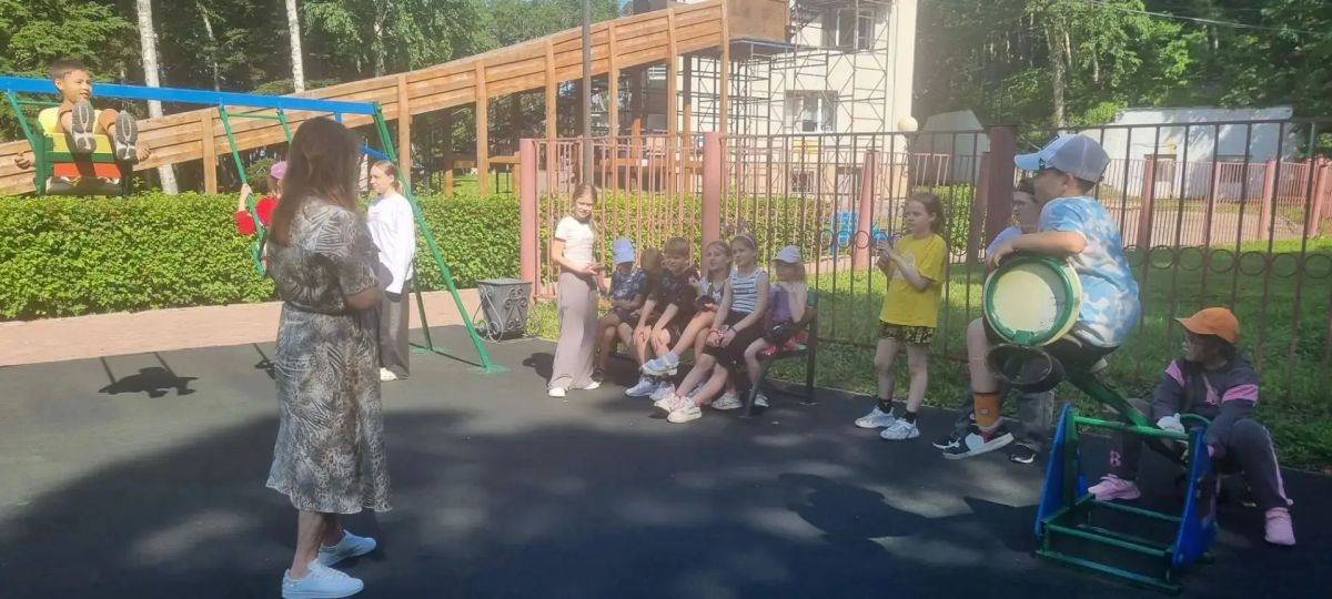Сегодня мы посетили детский лагерь отдыха "Лесное озеро", где этим летом за 3 смены уже успели отдохнуть около 300 детей Сегодня мы посетили детский лагерь отдыха "Лесное озеро", где этим летом за 3 смены уже успели отдохнуть около 300 детей