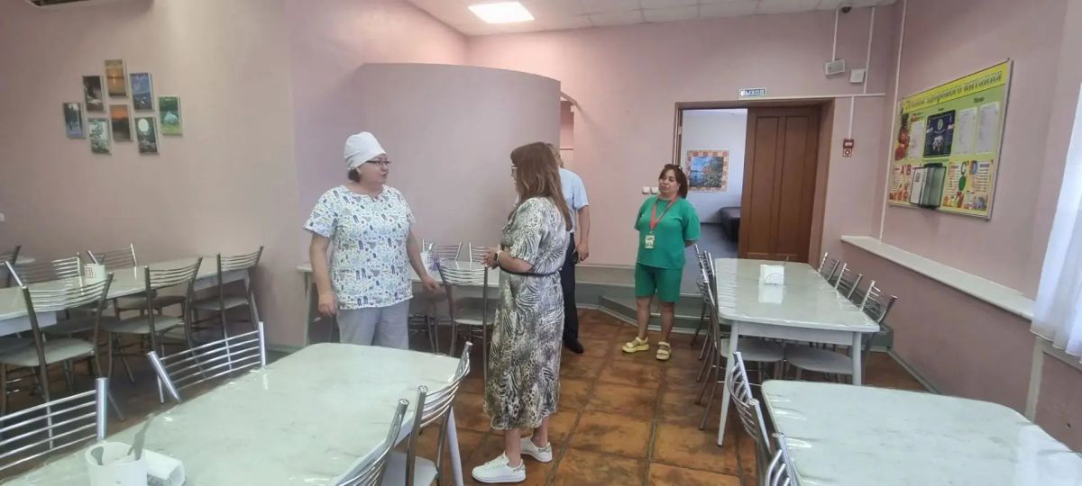 Сегодня мы посетили детский лагерь отдыха "Лесное озеро", где этим летом за 3 смены уже успели отдохнуть около 300 детей Сегодня мы посетили детский лагерь отдыха "Лесное озеро", где этим летом за 3 смены уже успели отдохнуть около 300 детей