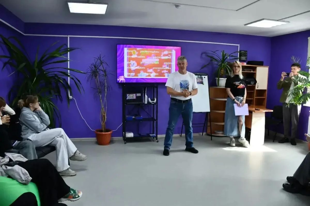 В Поронайске открылось обновлённое молодёжное пространство В Поронайске открылось обновлённое молодёжное пространство