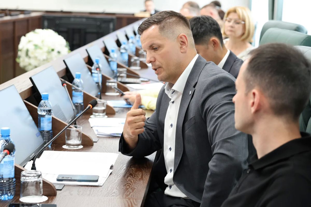 В Сахалинской областной Думе обсудили проблемы вывоза твёрдых коммунальных и строительных отходов В Сахалинской областной Думе обсудили проблемы вывоза твёрдых коммунальных и строительных отходов