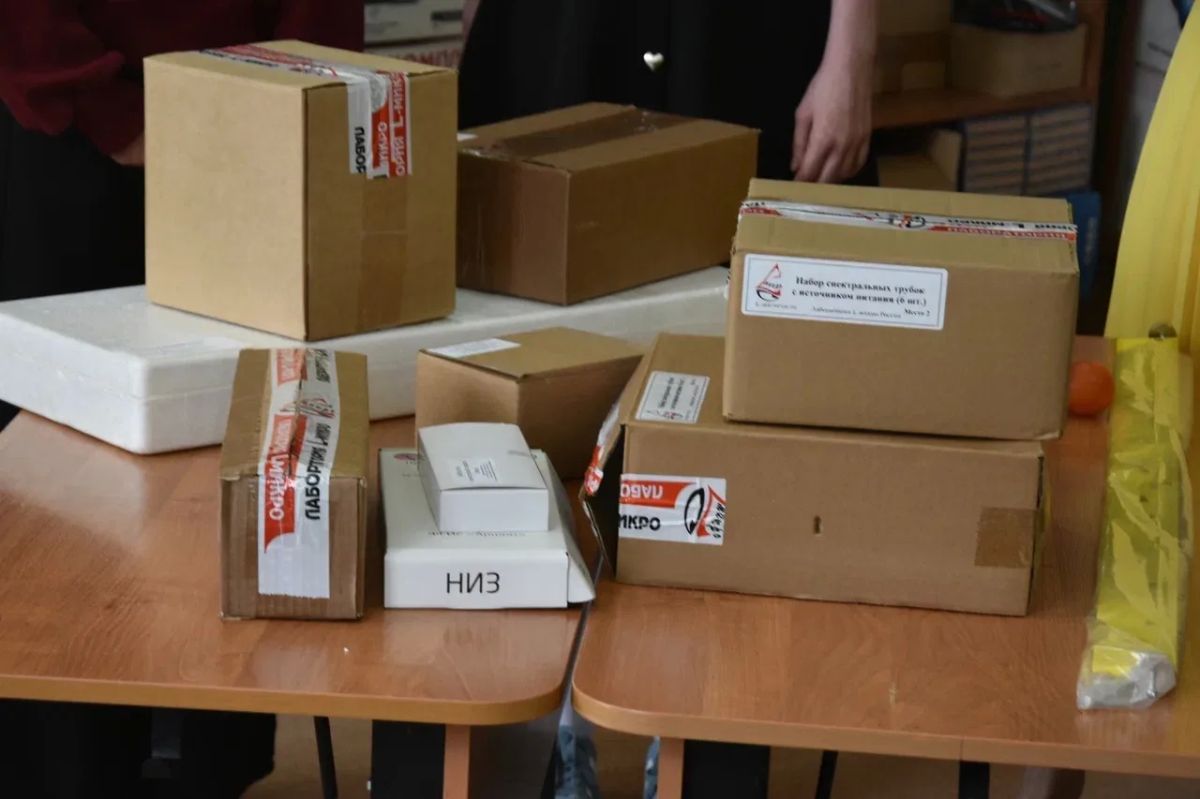 Долгожданная распаковка нового оборудования для кабинета физики в рамках национального проекта «Молодёжь и дети» Долгожданная распаковка нового оборудования для кабинета физики в рамках национального проекта «Молодёжь и дети»