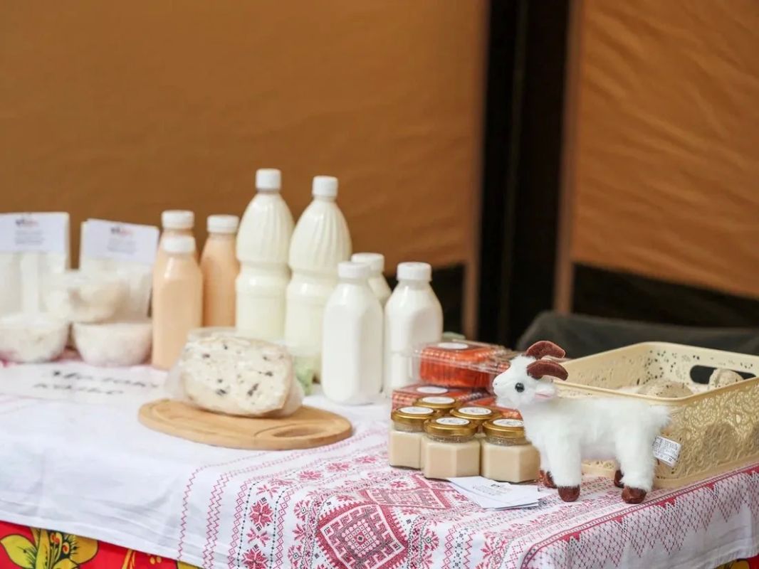 Свежие продукты, ремесленные изделия и поздравления Свежие продукты, ремесленные изделия и поздравления