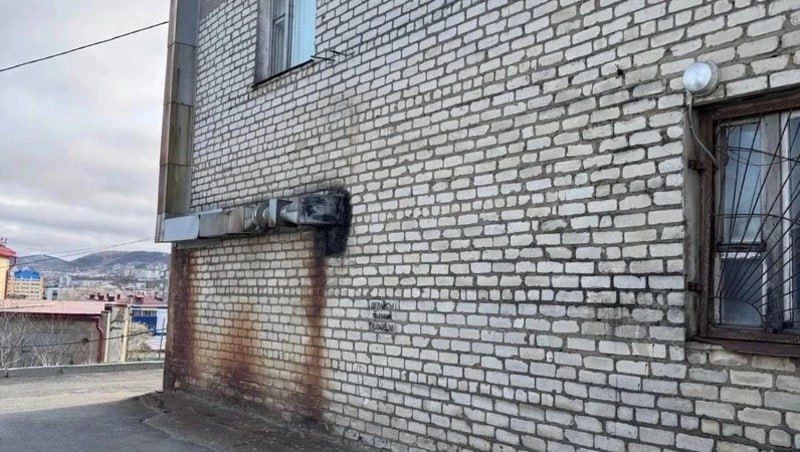 Владелицу пекарни в Холмске обязали убрать шумную вытяжку, которая не давала спать горожанам 15 лет