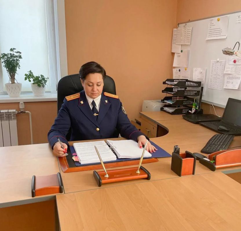 В преддверии профессионального праздника и.о руководителя Тымовского межрайонного следственного отдела Алия Валиева дала интервью газете «Тымовский вестник»