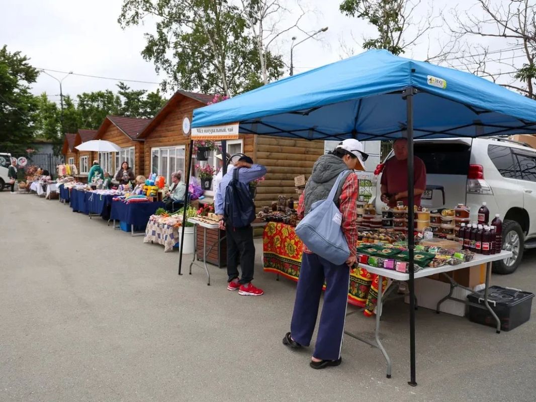 Свежие продукты, ремесленные изделия и поздравления Свежие продукты, ремесленные изделия и поздравления
