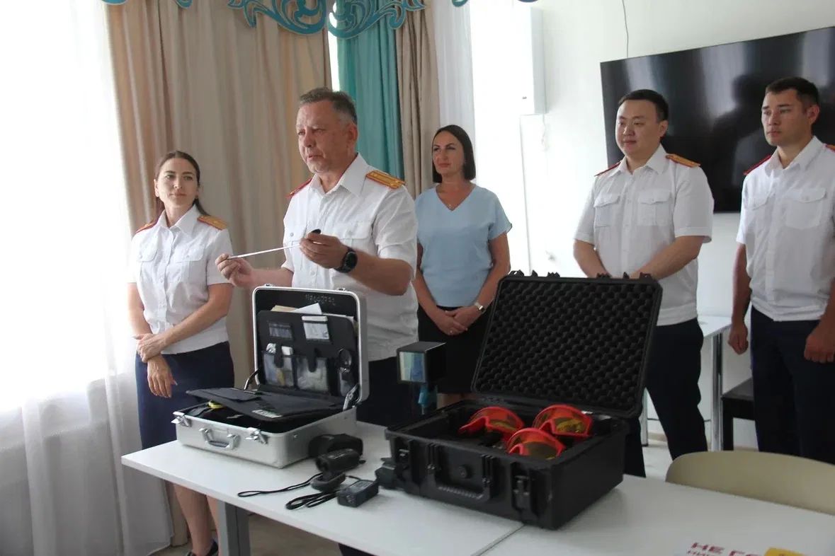 В «Маячке» зажгли огни добра: полиция, следователи и ВТБ устроили праздник для детей В «Маячке» зажгли огни добра: полиция, следователи и ВТБ устроили праздник для детей