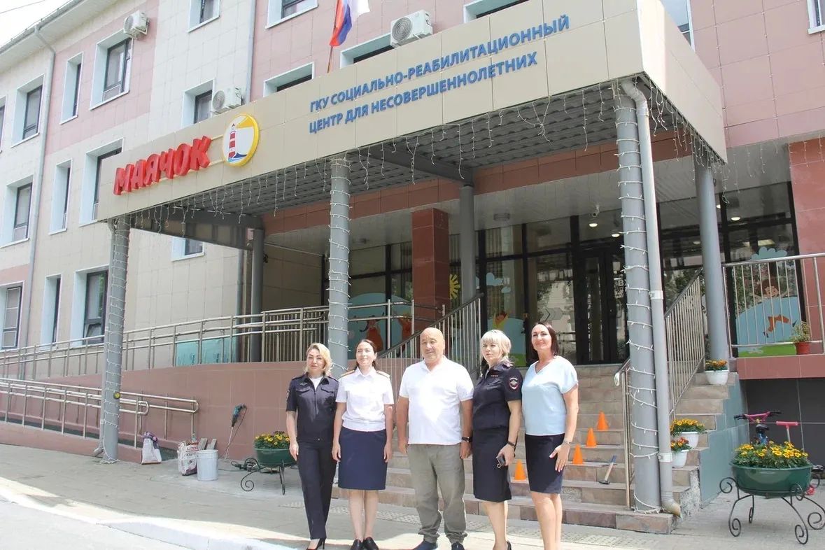 В «Маячке» зажгли огни добра: полиция, следователи и ВТБ устроили праздник для детей В «Маячке» зажгли огни добра: полиция, следователи и ВТБ устроили праздник для детей