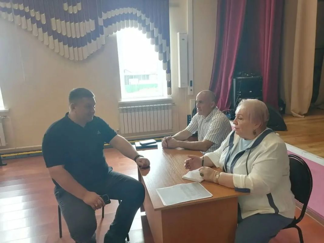 Наталья Захарчук взяла на личный контроль проблемы Томаринского района: итоги приемов граждан в Ильинском и Черемшанке Наталья Захарчук взяла на личный контроль проблемы Томаринского района: итоги приемов граждан в Ильинском и Черемшанке