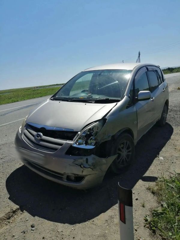 В Долинском районе столкнулись два автомобиля В Долинском районе столкнулись два автомобиля