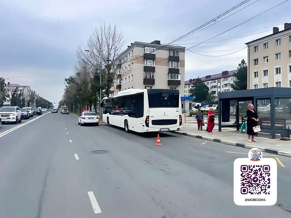 80летняя сахалинка пострадала в автобусе изза резкого торможения