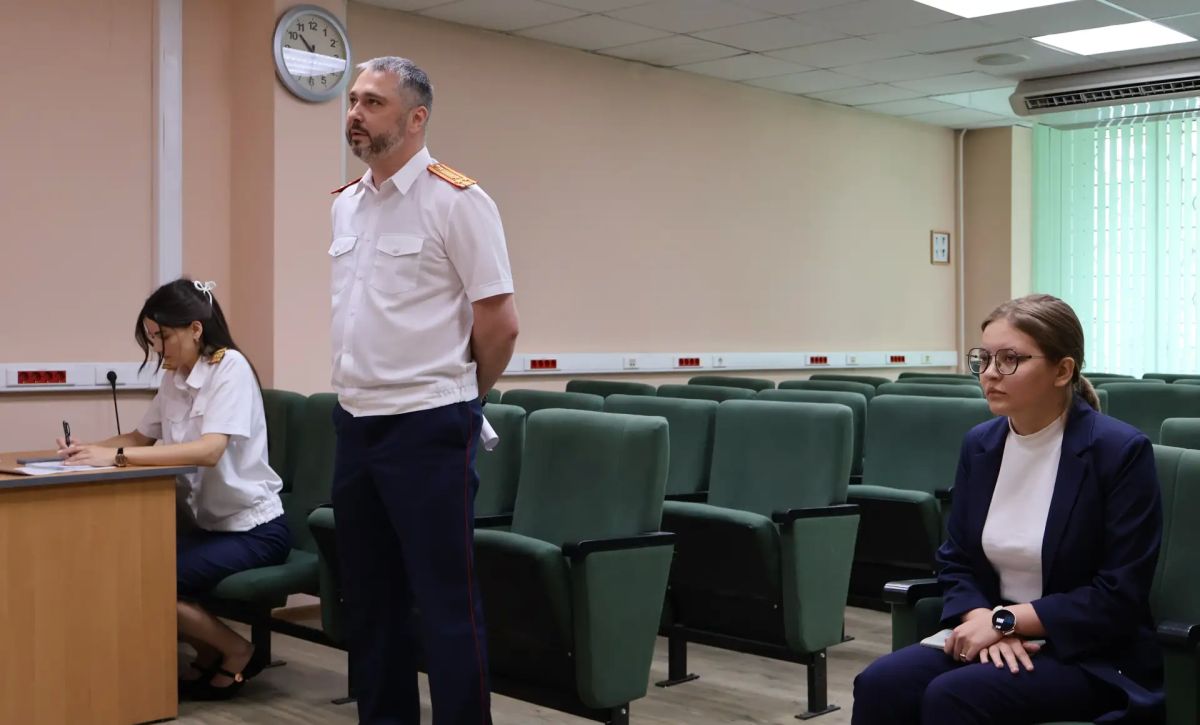 В следственном управлении СК России по Сахалинской области проведена аттестация следователей и торжественное принятие Присяги В следственном управлении СК России по Сахалинской области проведена аттестация следователей и торжественное принятие Присяги