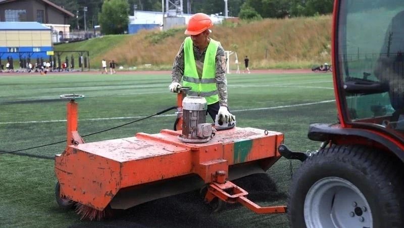 В Южно-Сахалинске заменят покрытие футбольного поля на стадионе «Спартак» В Южно-Сахалинске заменят покрытие футбольного поля на стадионе «Спартак»
