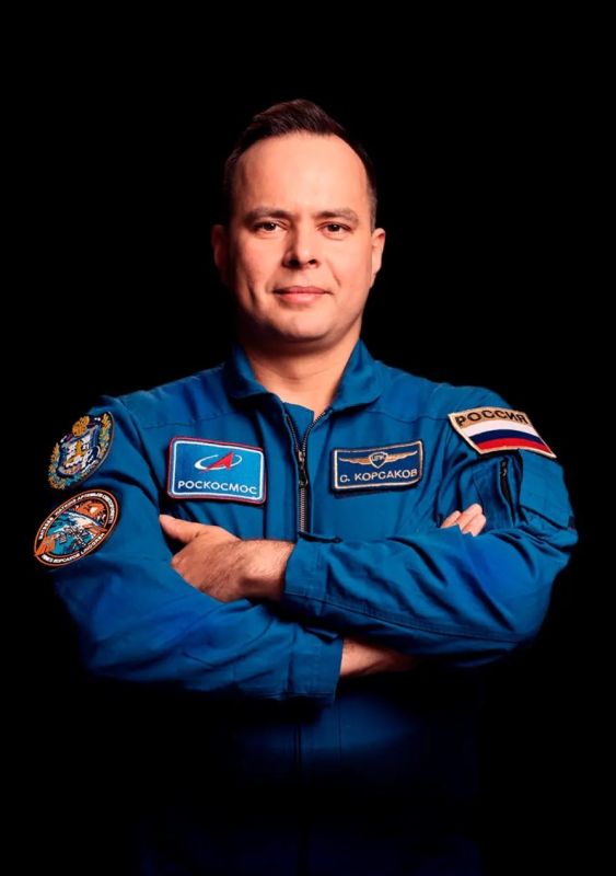 Герои России Олег Артемьев и Сергей Корсаков завершили работу в отряде космонавтов, сообщили в "Роскосмосе" Герои России Олег Артемьев и Сергей Корсаков завершили работу в отряде космонавтов, сообщили в "Роскосмосе"