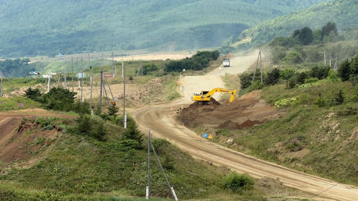 Одиннадцать километров автодороги "Корсаков – Новиково" за полтора года приведут в порядок в рамках федеральной государственной программы " Комплексное развитие сельских территорий" Одиннадцать километров автодороги "Корсаков – Новиково" за полтора года приведут в порядок в рамках федеральной государственной программы " Комплексное развитие сельских территорий"