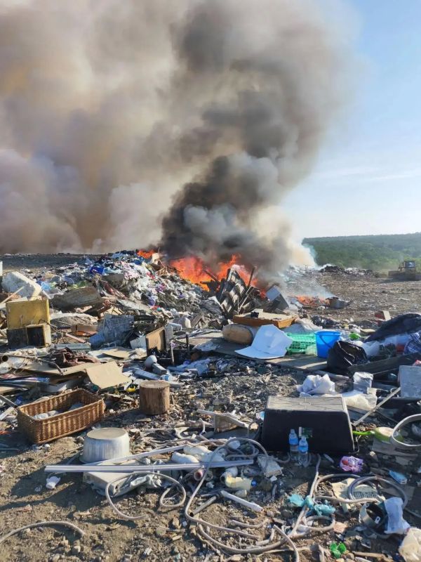 165 тонн воды потребовалось огнеборцам для ликвидации крупного пожара 165 тонн воды потребовалось огнеборцам для ликвидации крупного пожара