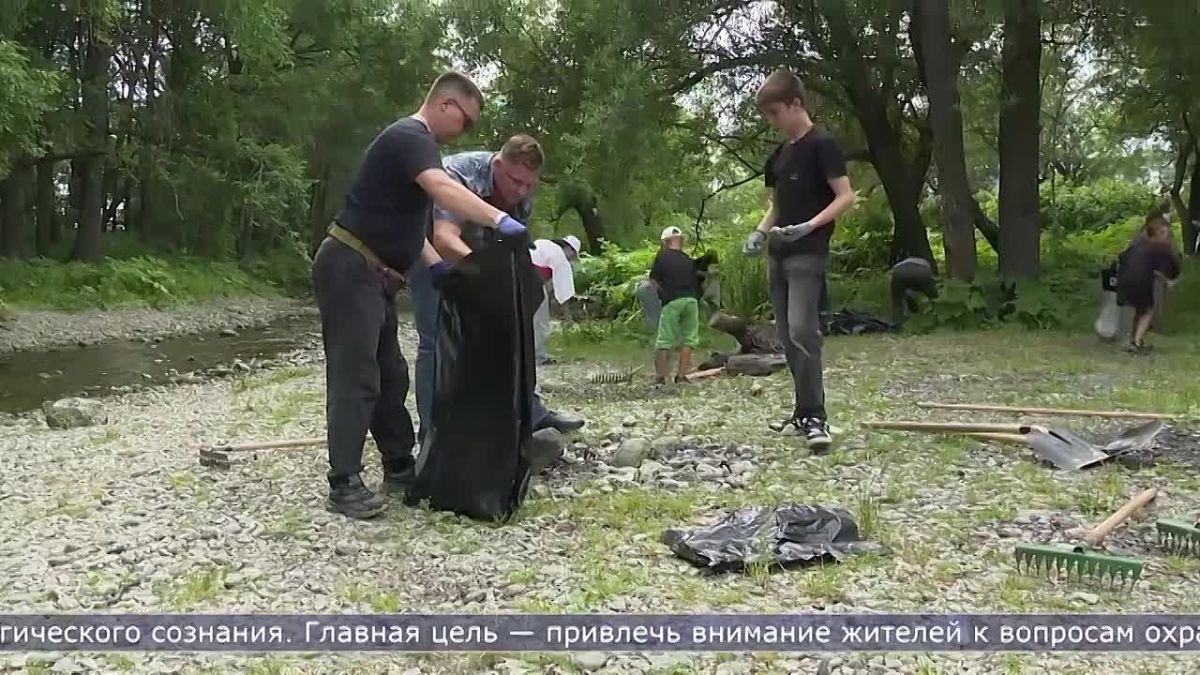 В Новоалександровке прошла экологическая акция по уборке территории