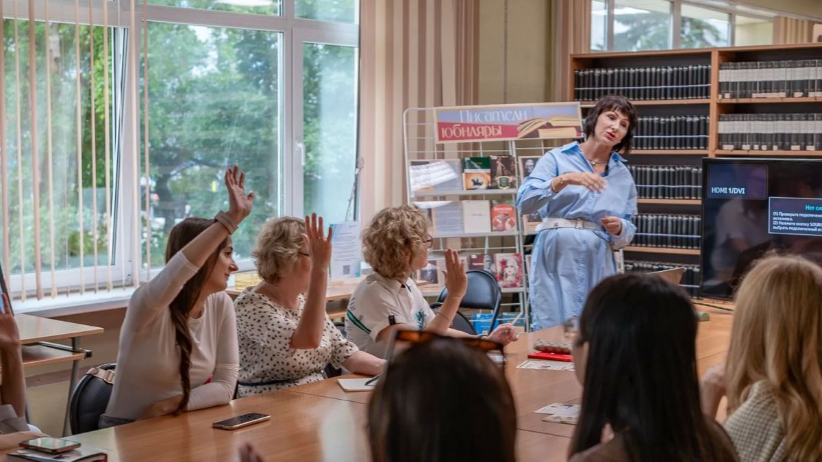 В СахОУНБ им. Н.А. Тарасова состоялся тренинг «Главная премьера: анализ ваших родительских сценариев» в рамках проекта «Всей семьёй в библиотеку»