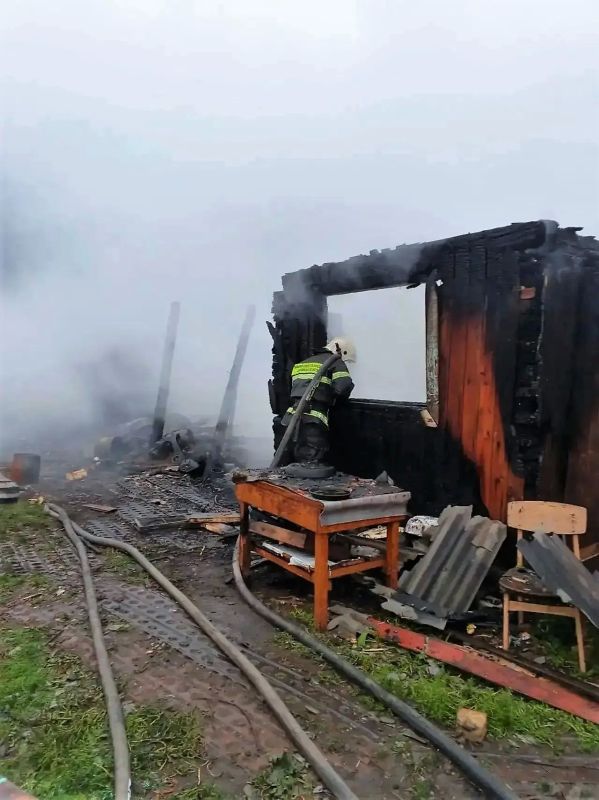 В Тымовском районе горела хозпостройка В Тымовском районе горела хозпостройка