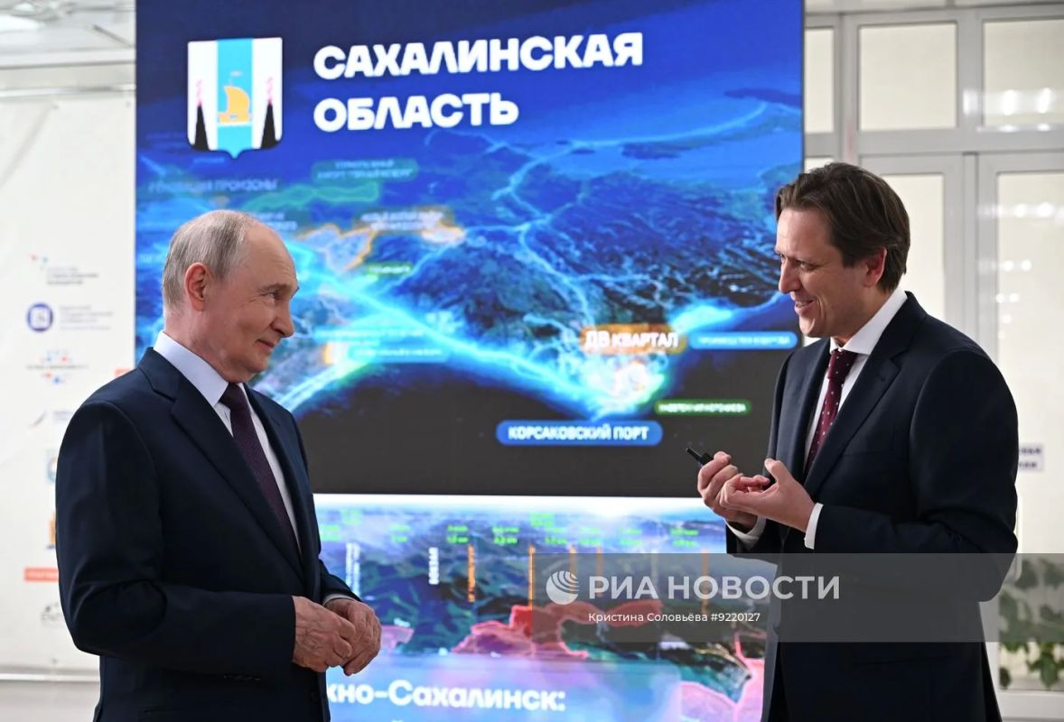 Встреча Владимира Путина с архитекторами и урбанистами Дальнего Востока в Улан-Удэ Встреча Владимира Путина с архитекторами и урбанистами Дальнего Востока в Улан-Удэ
