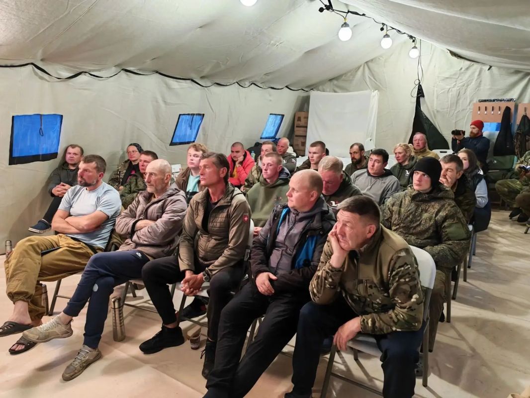 На острове Шумшу для участников регионального отделения ООД «Поисковое движение России» в Сахалинской области состоялась лекция, посвящённая Курильской десантной операции 1945 года На острове Шумшу для участников регионального отделения ООД «Поисковое движение России» в Сахалинской области состоялась лекция, посвящённая Курильской десантной операции 1945 года