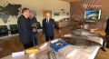 Путин впервые посетил Курильские острова Сегодня президент России Владимир Путин впервые посетил Курильские острова. На Итурупе он побывал на рыбоперерабатывающем предприятии «Ясный», попробовал икру и сфотографировался с...