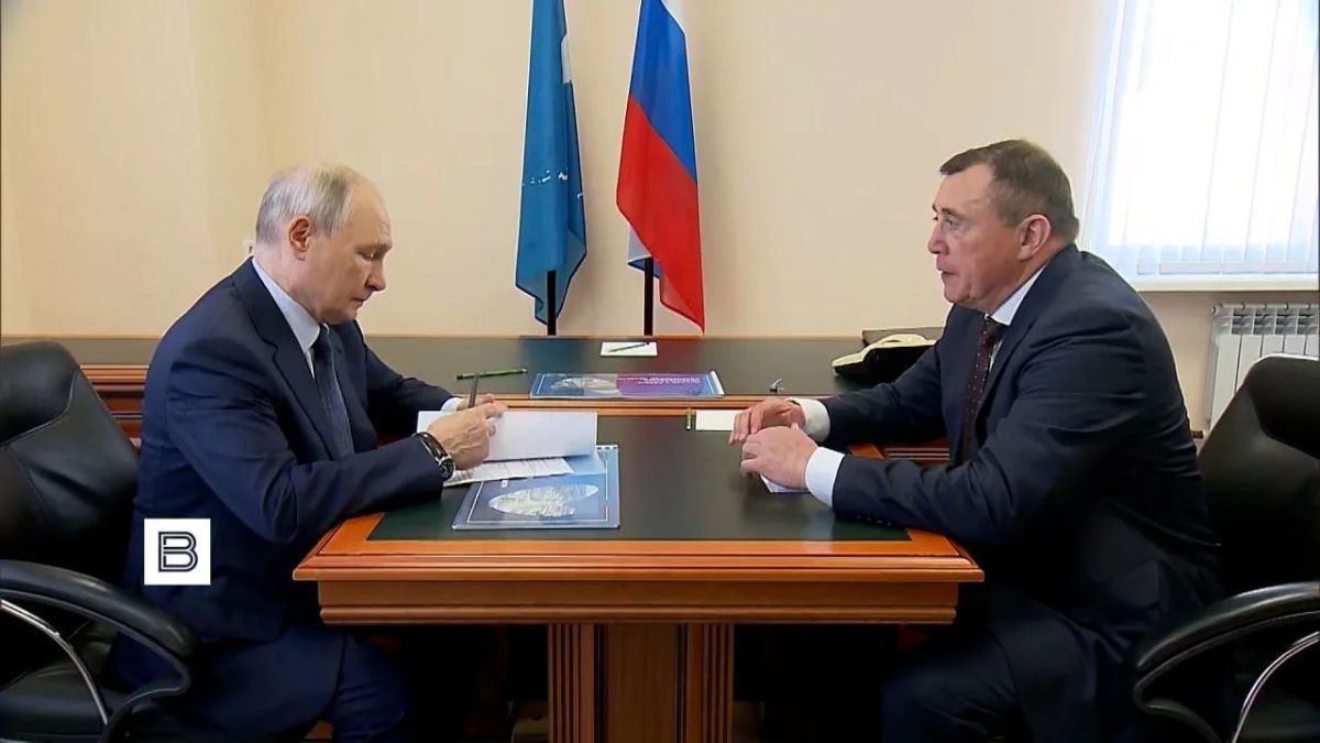 Учения флота, ответ на пиратство Запада и Итуруп: Владимир Путин посетил Дальний Восток и впервые добрался до Курильских островов Учения флота, ответ на пиратство Запада и Итуруп: Владимир Путин посетил Дальний Восток и впервые добрался до Курильских островов