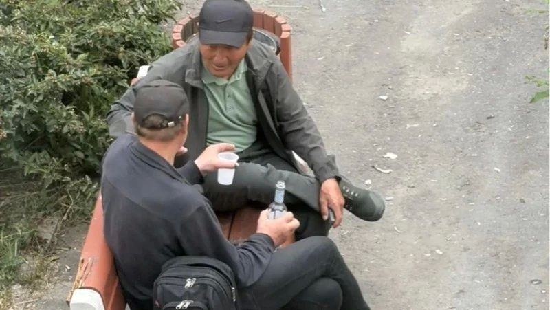 Бомжи устроили притон неподалеку от городской думы Южно-Сахалинска Бомжи устроили притон неподалеку от городской думы Южно-Сахалинска