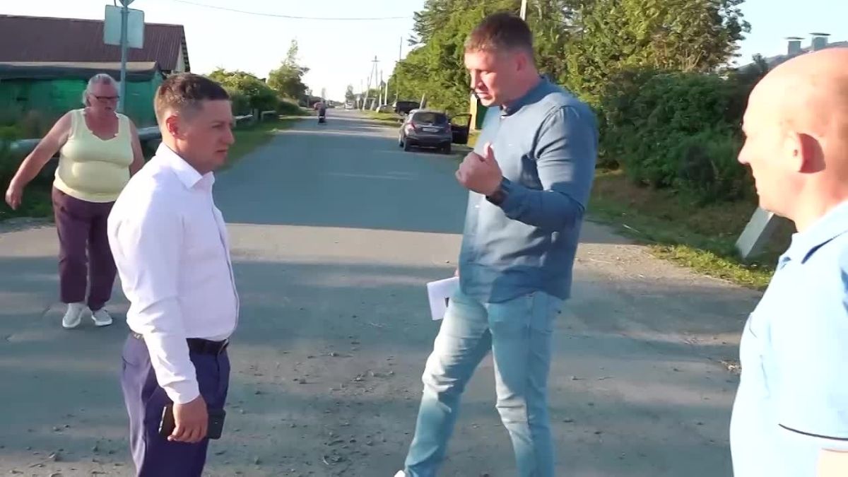Вице-мэр Виталий Данилов встретился с жителями Березняков и Старорусского