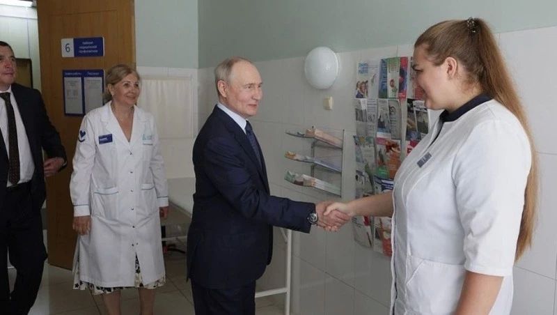 Москва резко ответила Токио на критику визита Путина на Итуруп