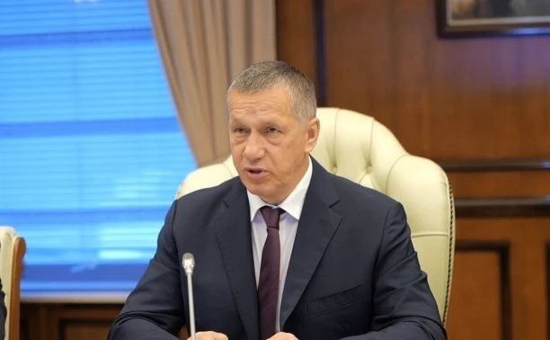 Юрий Трутнев передал бойцам на передовую СВО снаряжение и оборудование