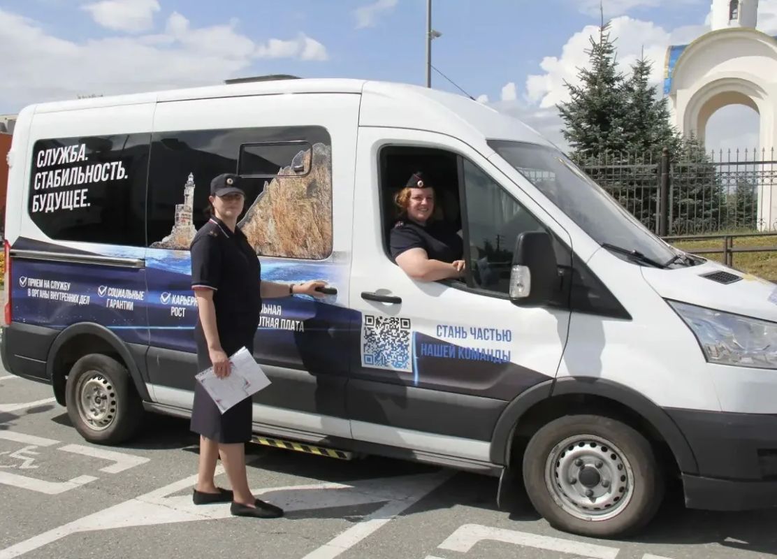 Сахалинская полиция представила интерактивную экспозицию на форуме "ОстроVа" Сахалинская полиция представила интерактивную экспозицию на форуме "ОстроVа"