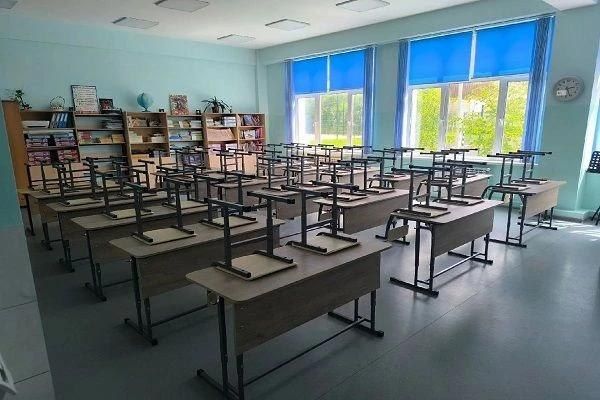 Новые парты для сахалинских школ изготовили осужденные