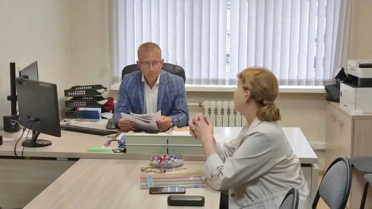 Руководитель Госжилинспекции Сахалинской области Юрий Дробышев провел прием граждан