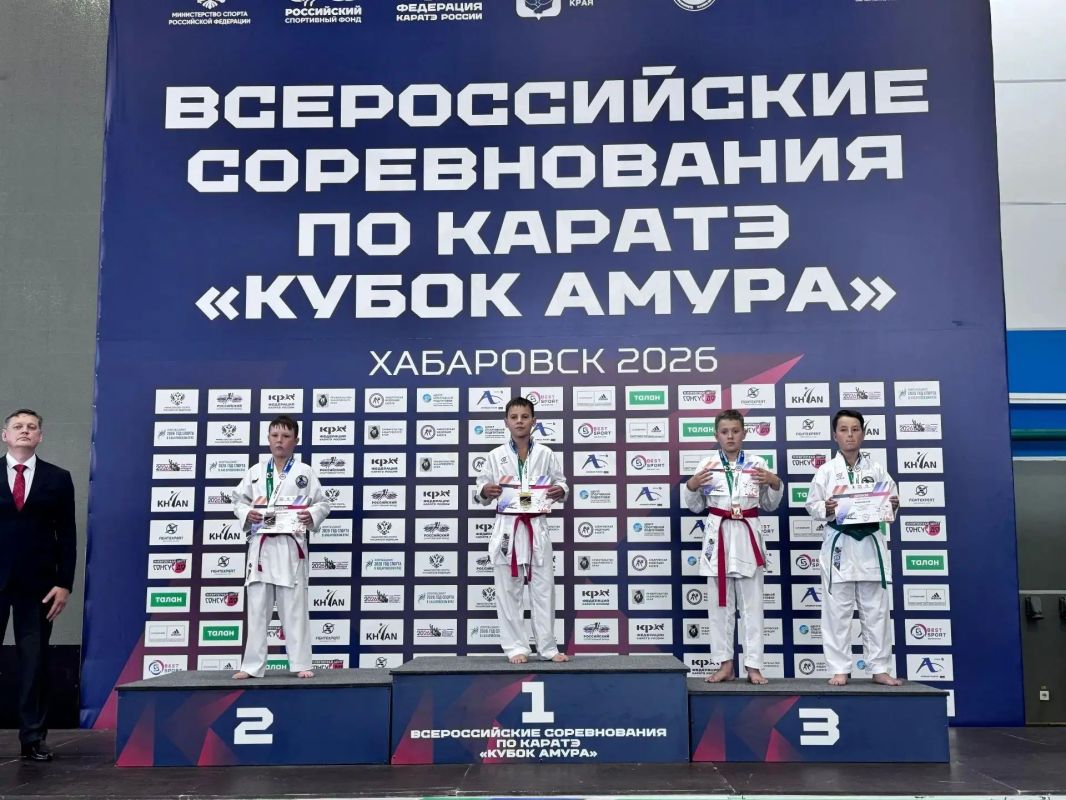 Сахалинские каратисты взяли почти 100 медалей на соревнованиях в Хабаровске Сахалинские каратисты взяли почти 100 медалей на соревнованиях в Хабаровске