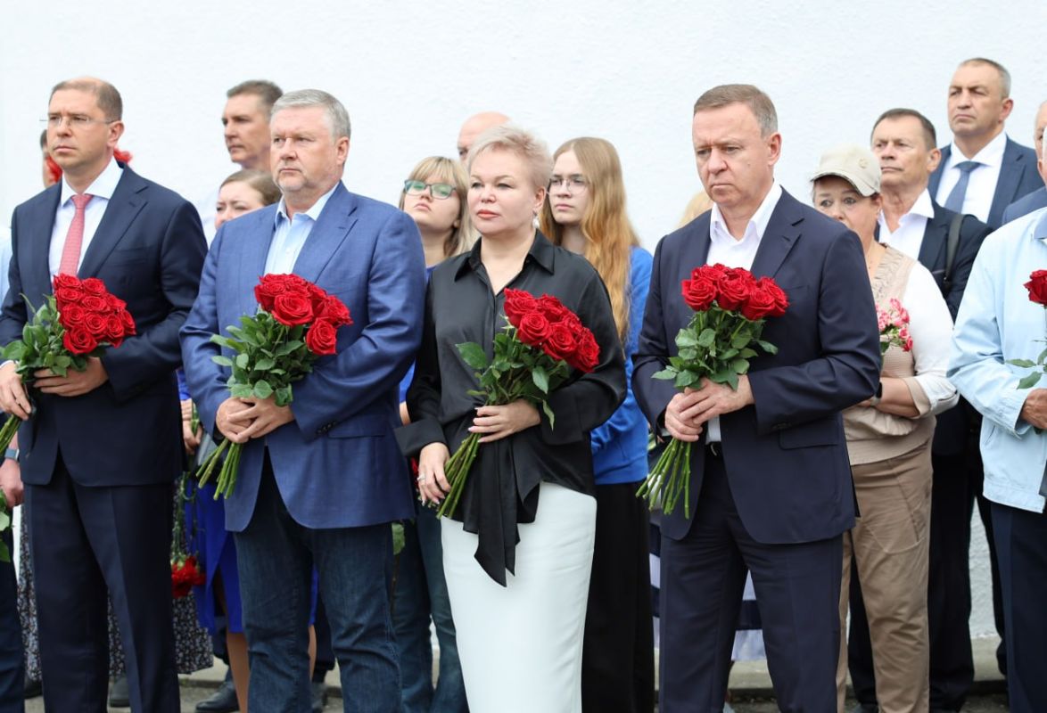 В Южно-Сахалинске почтили память Игоря Фархутдинова В Южно-Сахалинске почтили память Игоря Фархутдинова