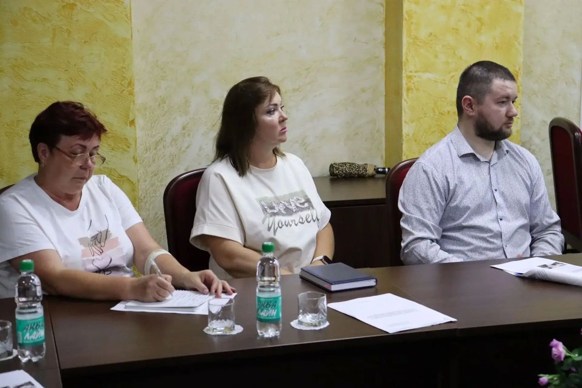 В Холмске обсудили комплексную поддержку участников СВО и их семей В Холмске обсудили комплексную поддержку участников СВО и их семей