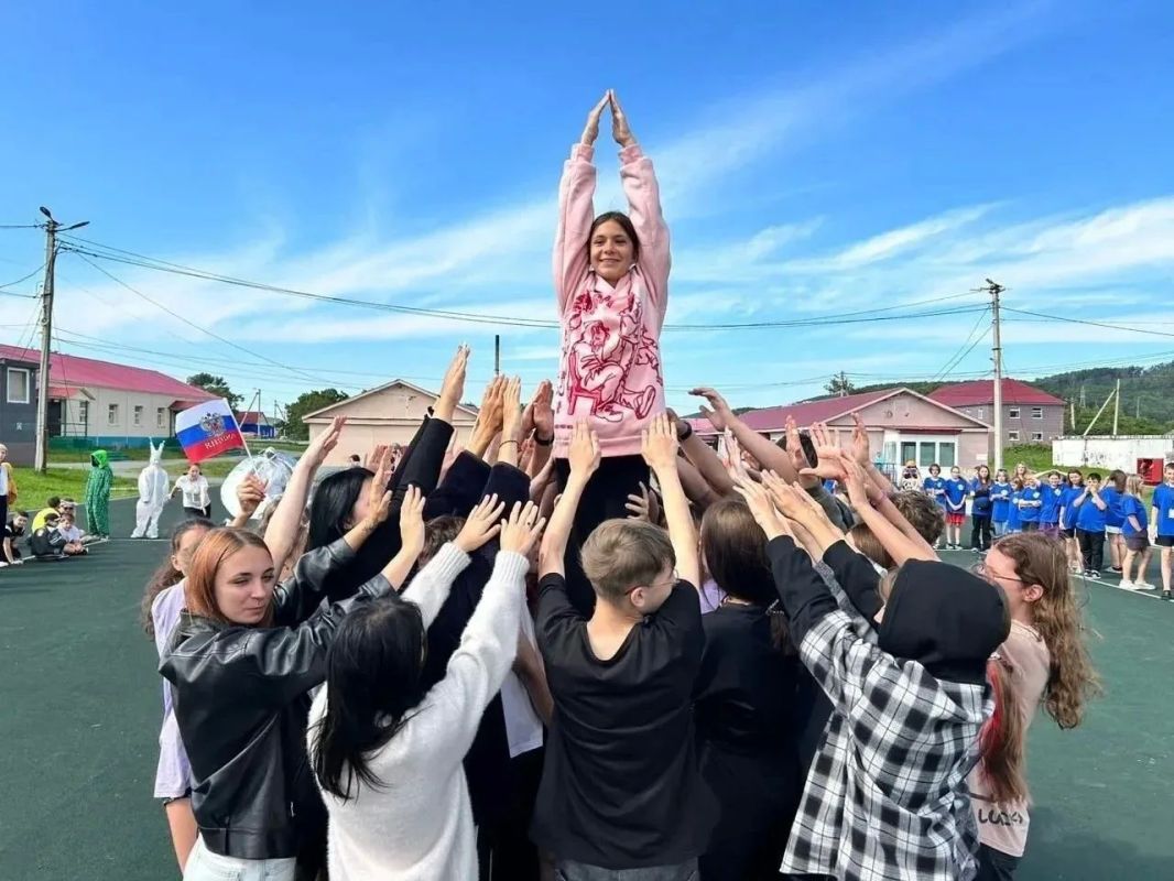 В Сахалинской области системно поддерживают защитников Родины и их семьи В Сахалинской области системно поддерживают защитников Родины и их семьи