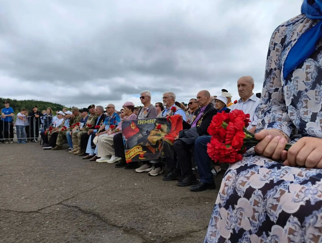 На Камышовом перевале в Холмском районе воссоздали события августа 1945-го - штурм одного из укрепрайонов японских милитаристов На Камышовом перевале в Холмском районе воссоздали события августа 1945-го - штурм одного из укрепрайонов японских милитаристов