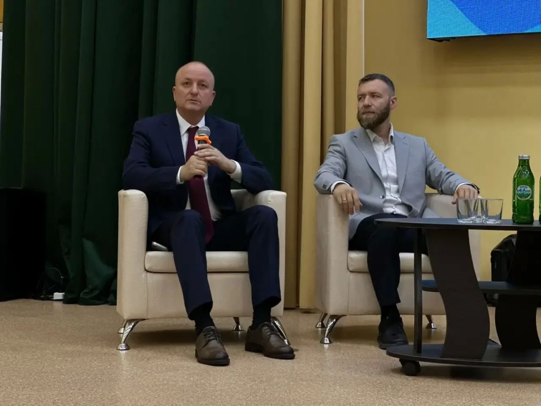 По стране идут Августовские педагогические совещания По стране идут Августовские педагогические совещания